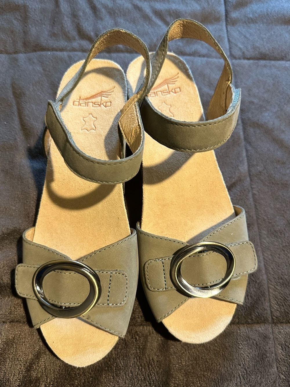 Dansko Stella Nubuck Suede Buckle Hardware Wedge Sandals New - Picture 9 of 16
